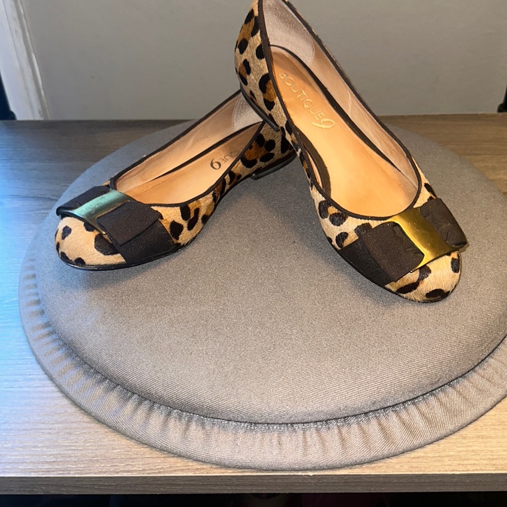 Leopard print flats/loafers size 6 from Boutique 9